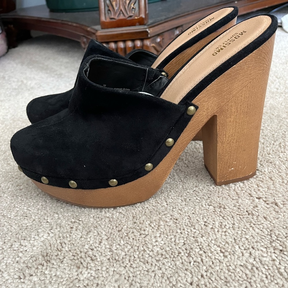 Mossimo Platform Clogs Mules Black Faux
Suede Size 10